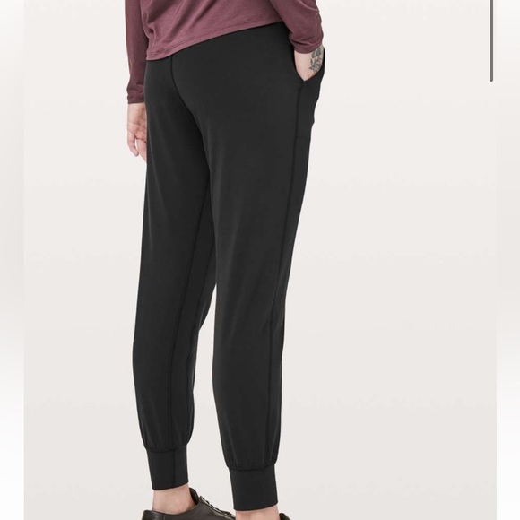 Lululemon Align Jogger 28" - Picture 3 of 14
